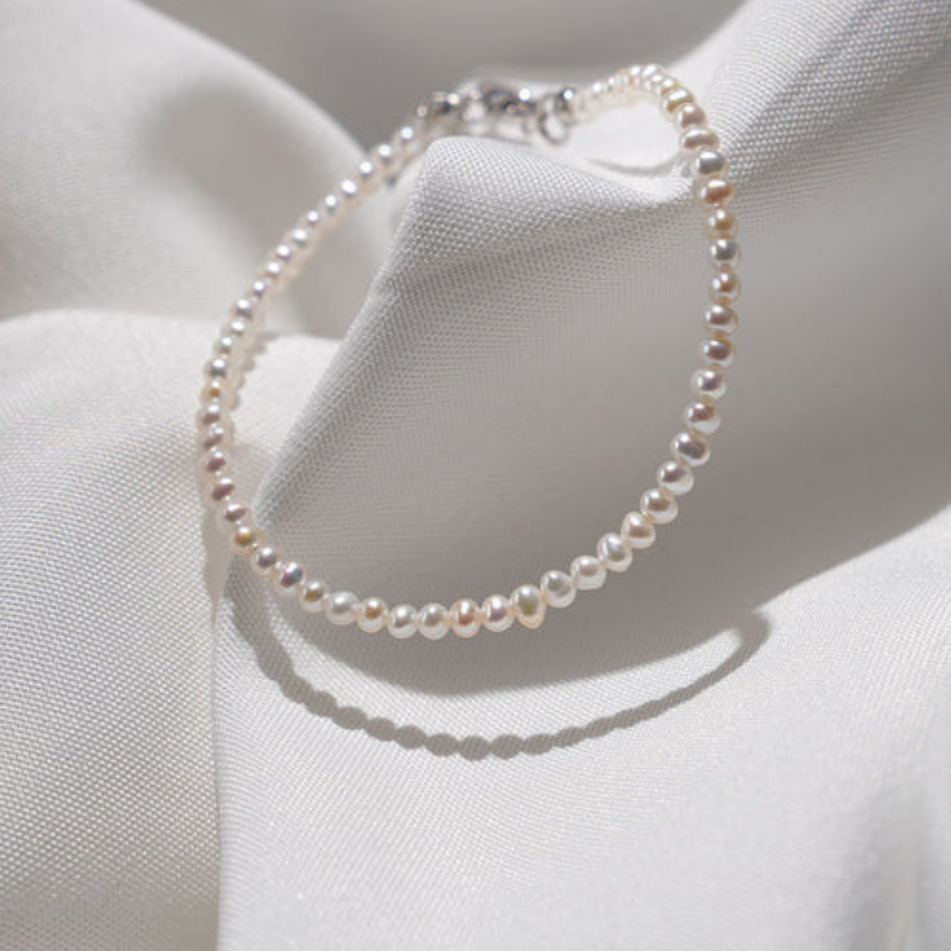 Dewdrop String Bracelet