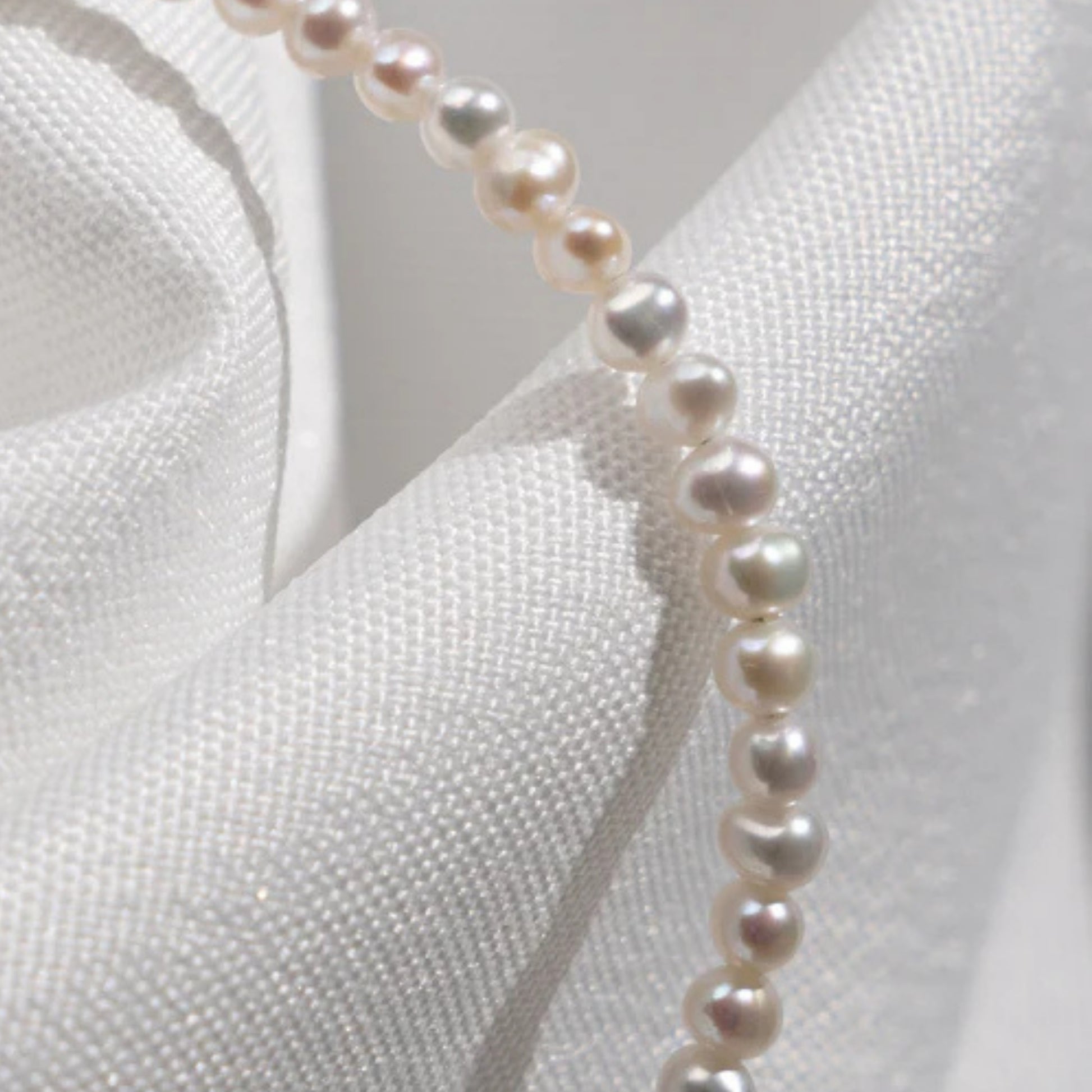 Dewdrop String Bracelet