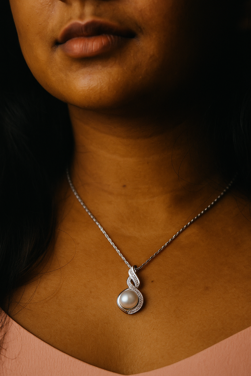 Lustrous Pearl Pendant