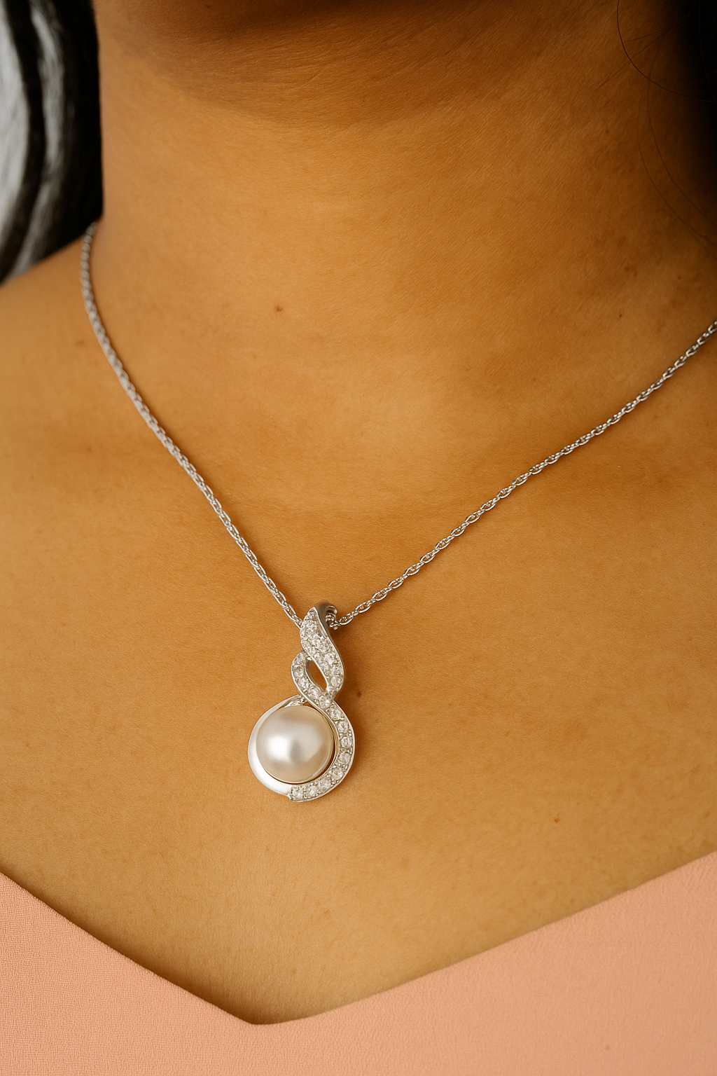 Lustrous Pearl Pendant