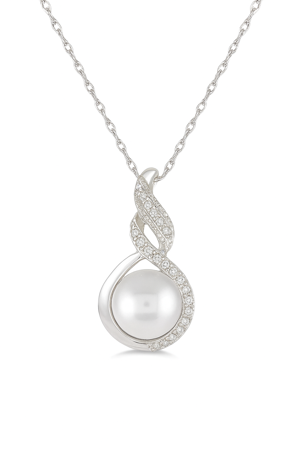 Lustrous Pearl Pendant