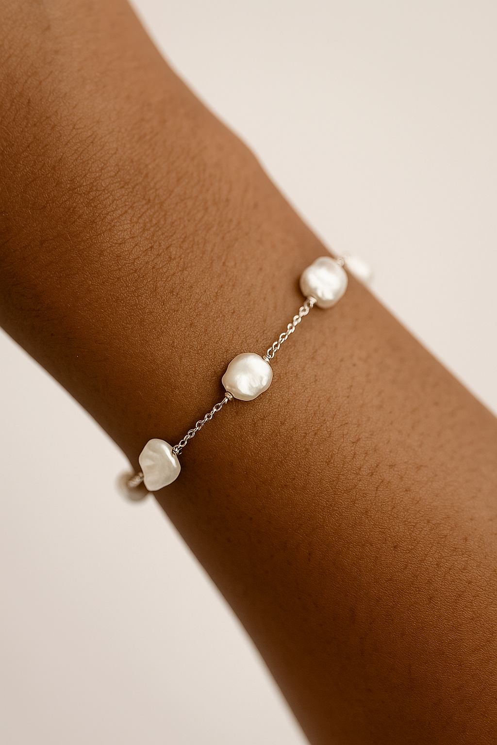 Lustrous Line Bracelet
